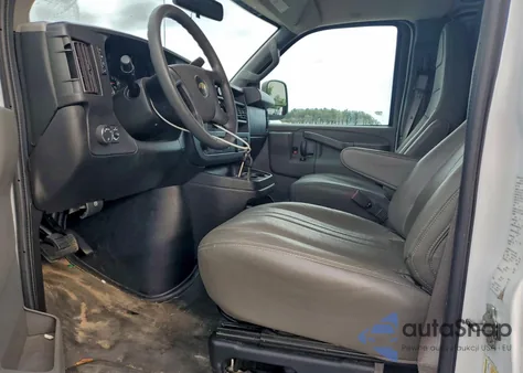 2020 Chevrolet Express G2500 from USA, damaged, VIN 1GCWGAFP7L1126421